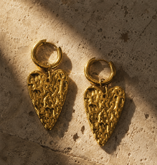 AN MITAN KÈ — Boucles d'oreilles cœur martelé