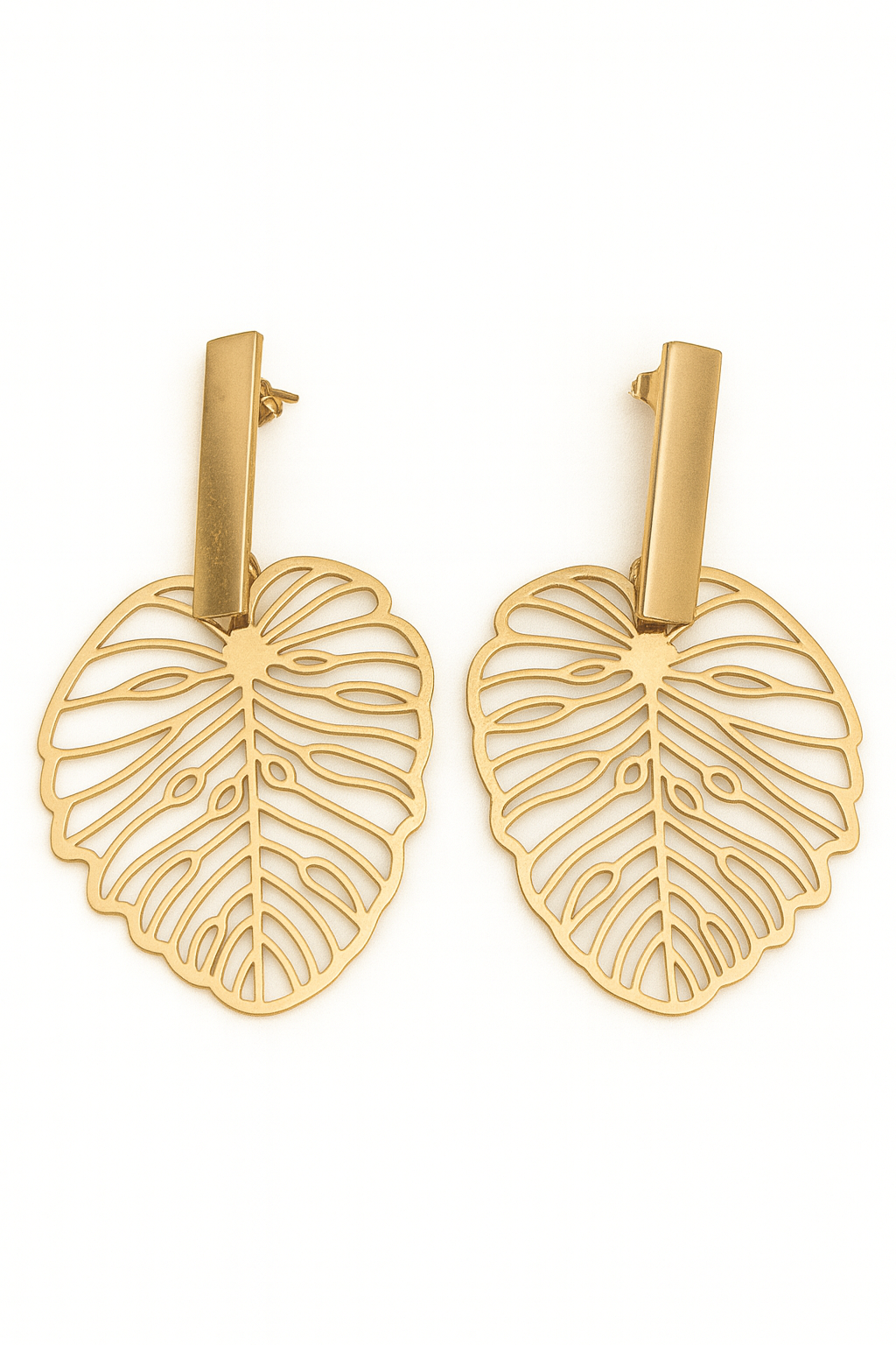 Boucles d’oreilles Nkara dorées en forme de feuille ajourée