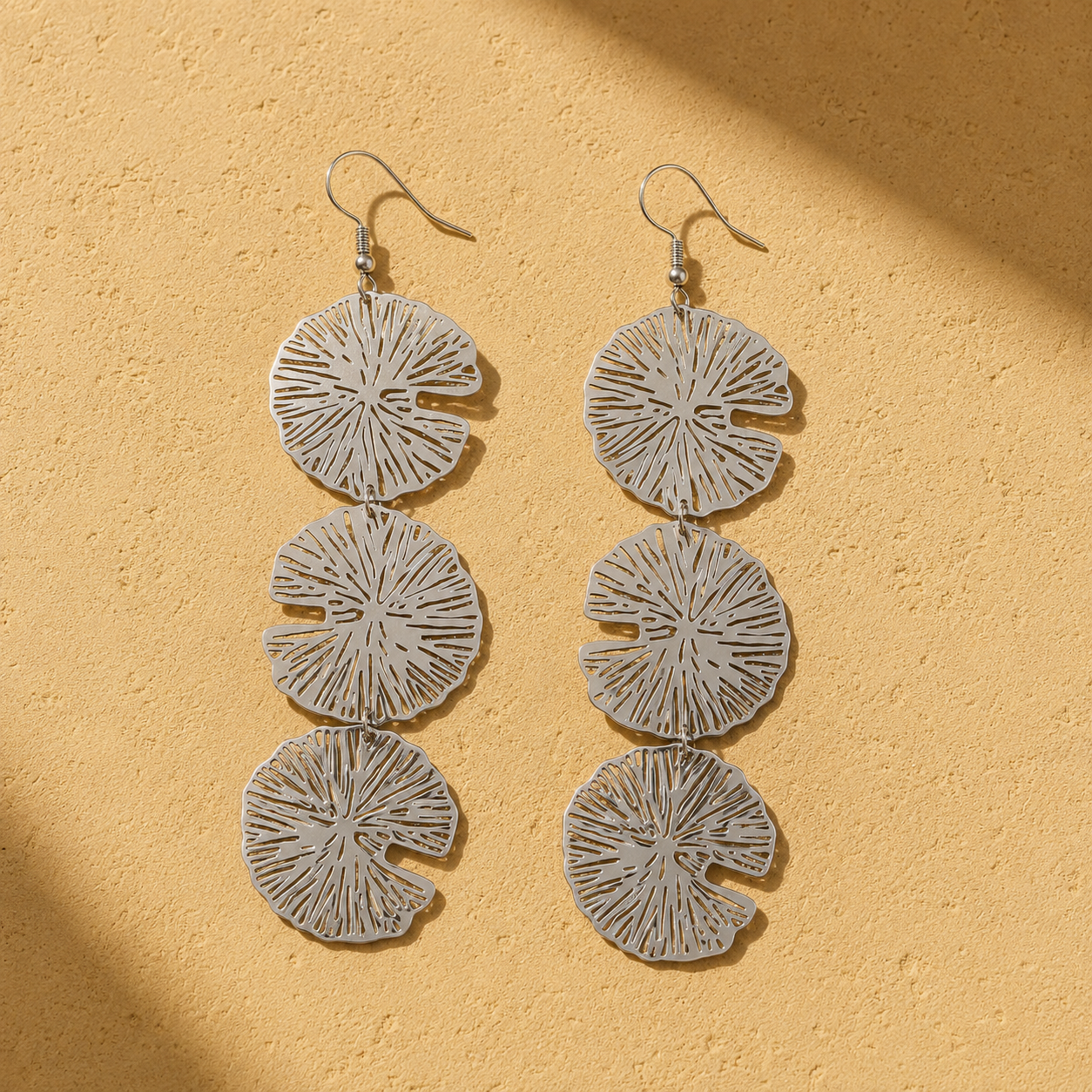 Boucles d’oreilles À FLEUR D’EAU argentées en acier inoxydable