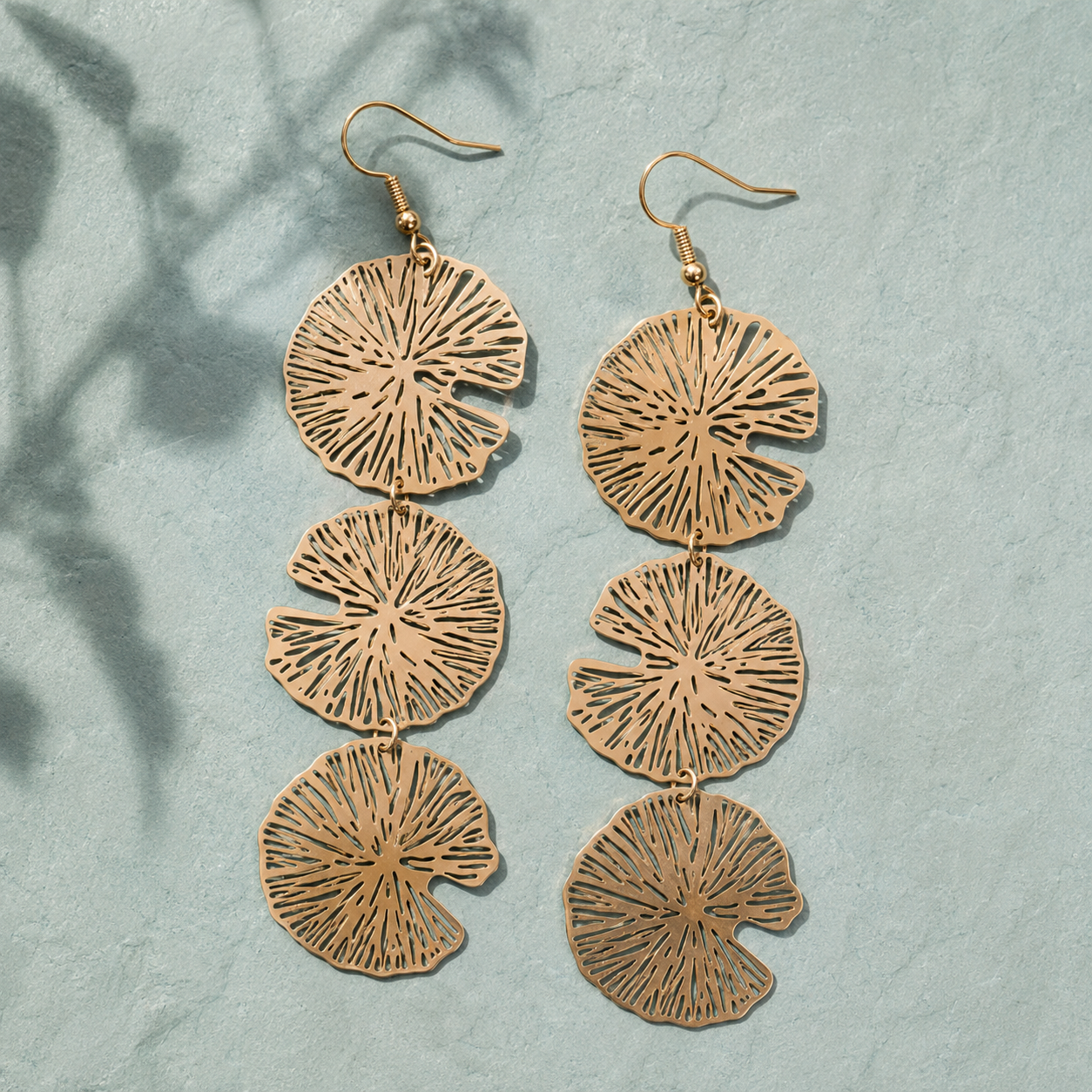 Boucles d’oreilles À FLEUR D’EAU dorées en acier inoxydable