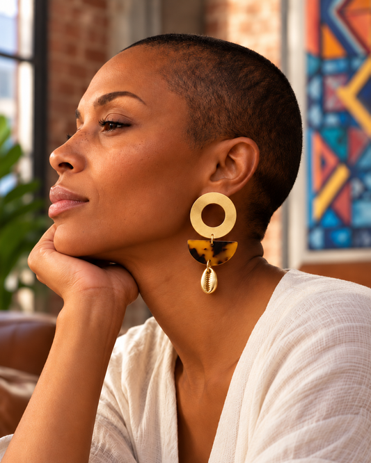 Boucles d’oreilles ASHANTI portées