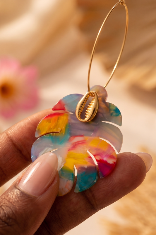 Boucles d'Oreilles Ayo — Créoles feuille & cauris