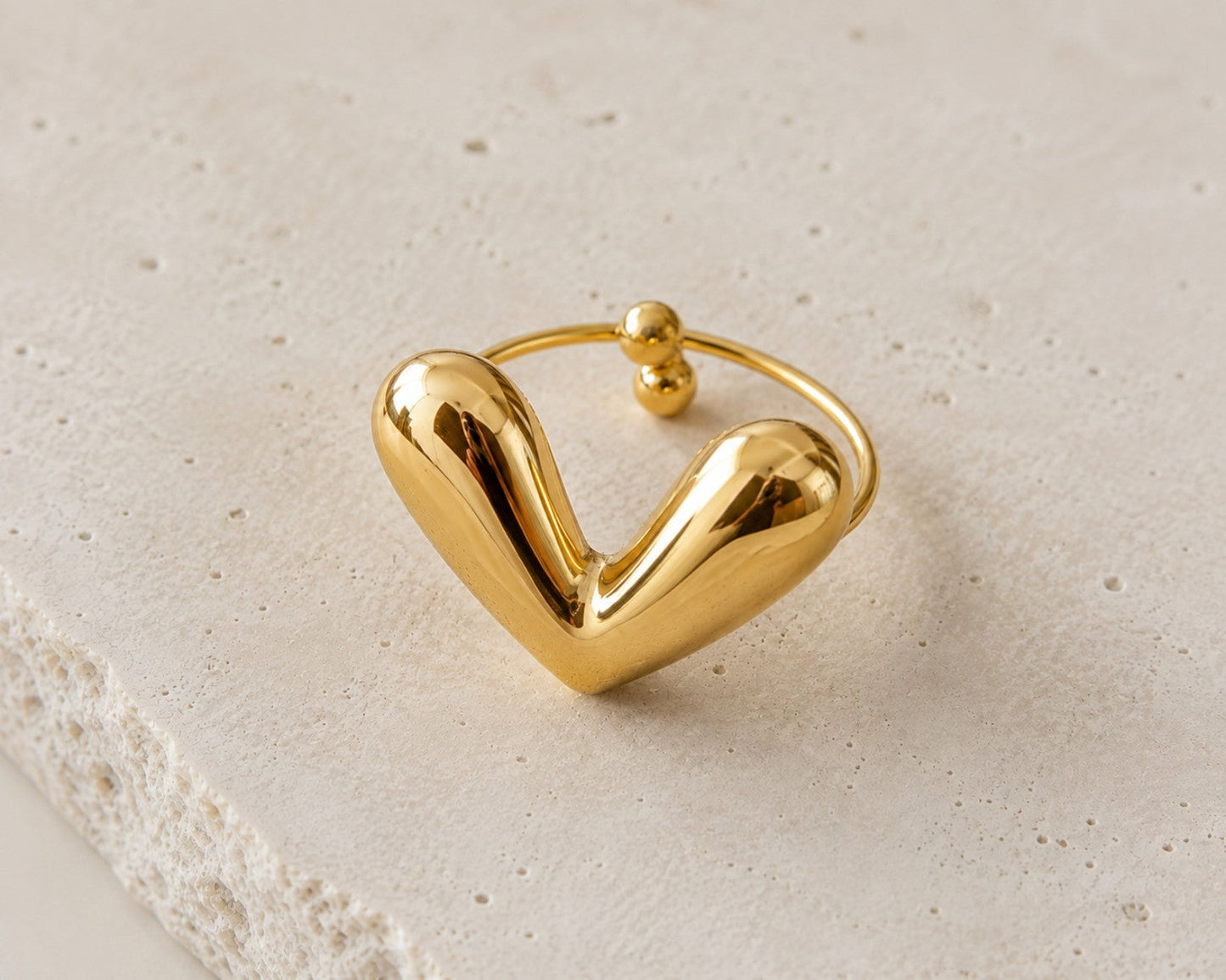 Bague Motema dorée en acier inoxydable - cœur sculptural