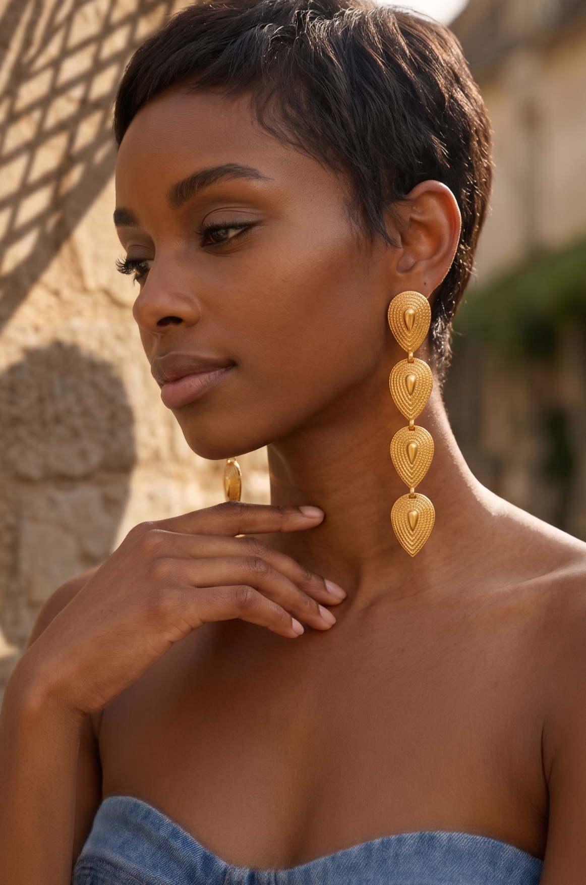 Boucles d’oreilles BANDIAGARA dorées portées